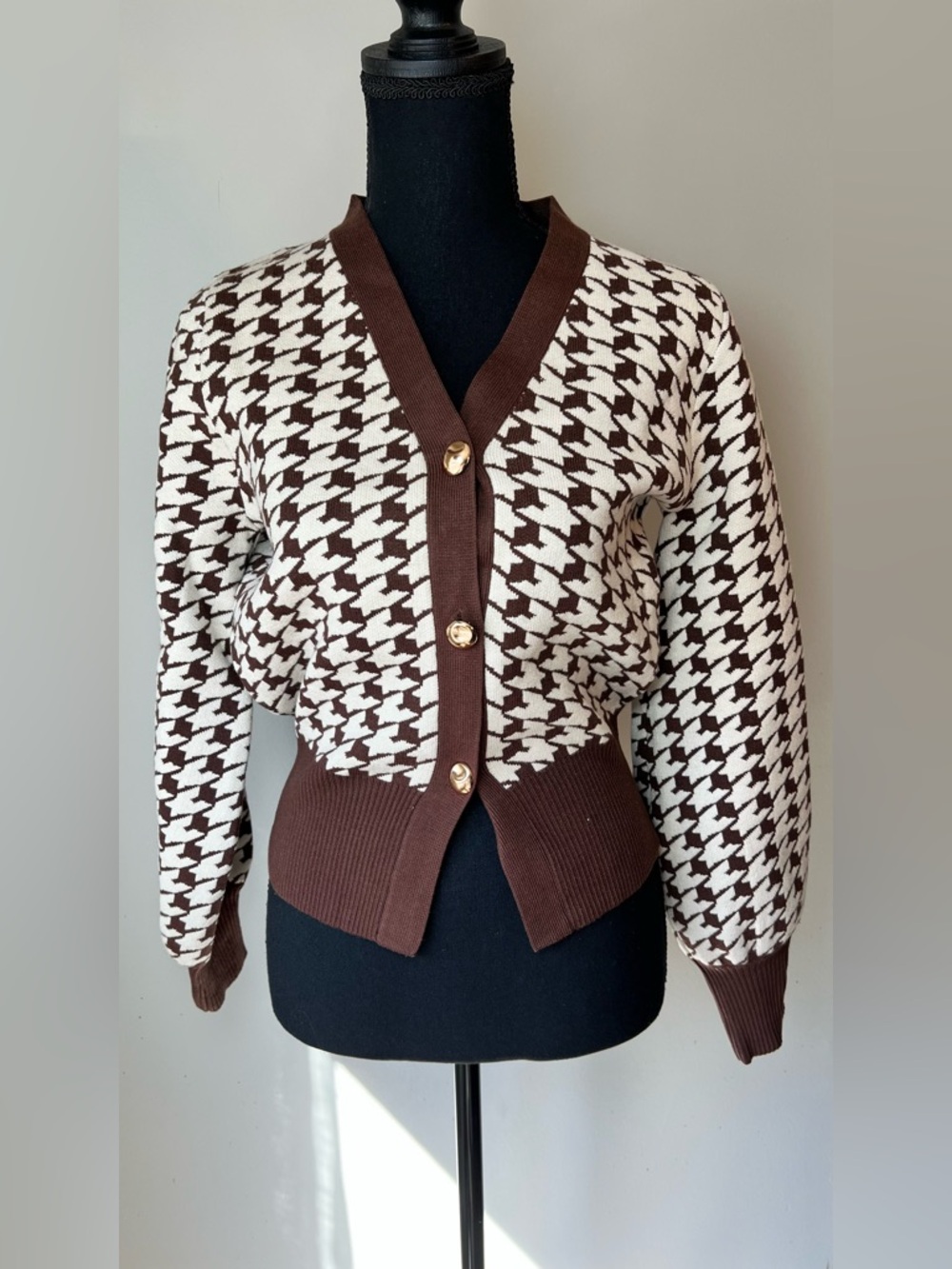 Commense Brown & Cream Houndstooth puff sleeve cropped knit Cardigan - Picture 5 of 9